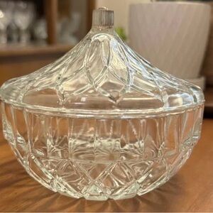 Vintage Pressed Glass Small Clear Candy/Trinket Dish with Lid.